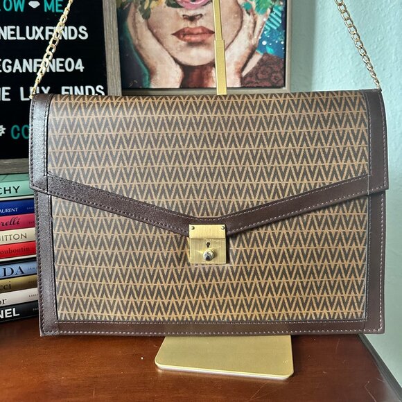 Mario Valentino Clutch with Key - EUC - Picture 2 of 8